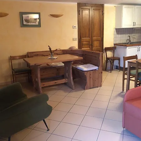 Apartment Monolocale Pian Terreno In Frazione A 1200 M Allein